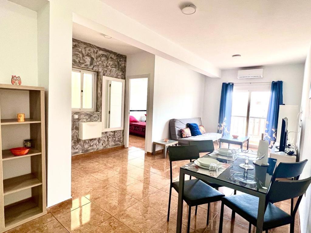 Franmay Apartments: Modern Beach Retreats for Nomads & Families Santa Maria Room photo