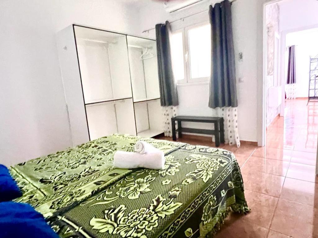 Franmay Apartments: Modern Beach Retreats for Nomads & Families Santa Maria Room photo