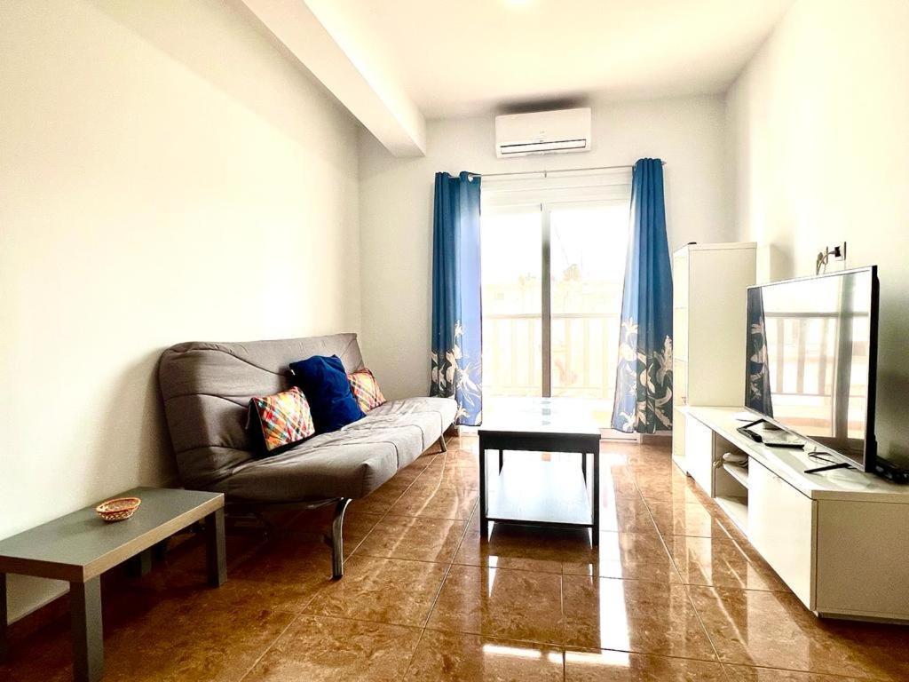 Franmay Apartments: Modern Beach Retreats for Nomads & Families Santa Maria Room photo